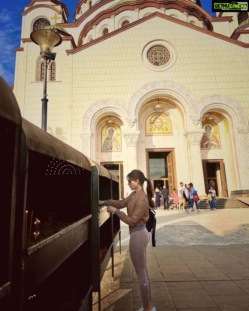 Samantha Instagram - It’s been one year since the diagnosis. A year of forced new normal. Many battles with my body… no salt, sugar or grains with a cocktail of meds for main course, forced shut downs and forced restarts. A year of seeking meaning, reflection and introspection. Of professional failures too… to make things more interesting☺️ A year of prayers and poojas… not praying for blessings and gifts… but praying to just find strength and peace. A year that has taught me that not everything goes your way all the time. And more importantly, that it’s ok when it doesn’t. That I must control the controllables, let go off the rest, and keep moving forward one step at a time. That sometimes it’s not about grand successes, but that functioning forward is in itself a win. That I mustn’t sit around waiting for things to be perfect again or wallowing in the past. That I must hang on to love and those I love… and not give hate the power to affect me. There will be so many of you fighting far harder battles. I pray for you too. The gods may delay, but they never deny. They never deny peace, love, joy and strength to those who seek it. The only things worth seeking. Church of Saint Sava