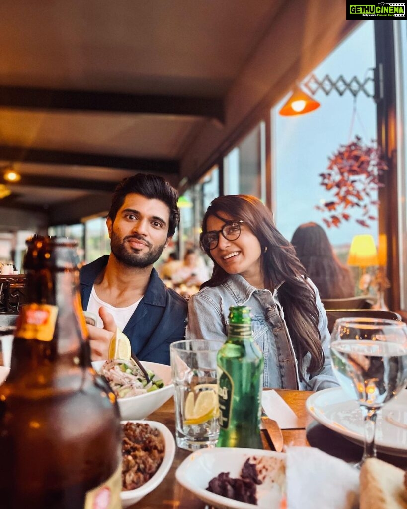 Samantha Instagram - Sees you at your best, sees you at your worst. Sees you come last, sees you come first. Sees your lows, sees your highs. Some friends gently standby 🤍 What a year it has been!! @thedeverakonda 🤍 📸 @shivanirvana621 🤍 #Kushi
