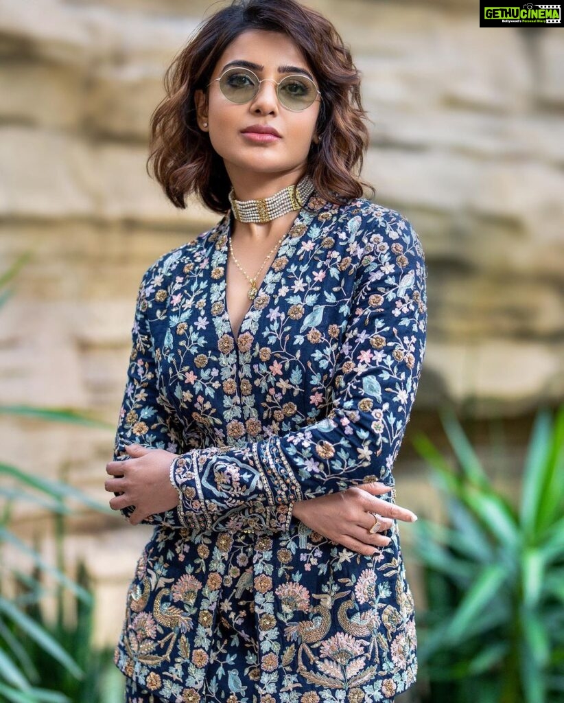 Samantha Instagram - USAAAAA♥️♥️♥️ #DallasLove #KushiOnSept1st Styled by - @openhousestudio.in Outfit - @anitadongre @elevate_promotions Jewellery- @anumerton Style team - @poojakaranam @mehavenkatesh Dallas, Texas