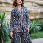 Samantha Instagram - USAAAAA♥️♥️♥️ #DallasLove #KushiOnSept1st Styled by - @openhousestudio.in Outfit - @anitadongre @elevate_promotions Jewellery- @anumerton Style team - @poojakaranam @mehavenkatesh Dallas, Texas