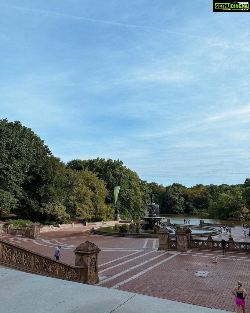 Samantha Instagram - Mornings like these.. My happy place🤍 Central Park, New York