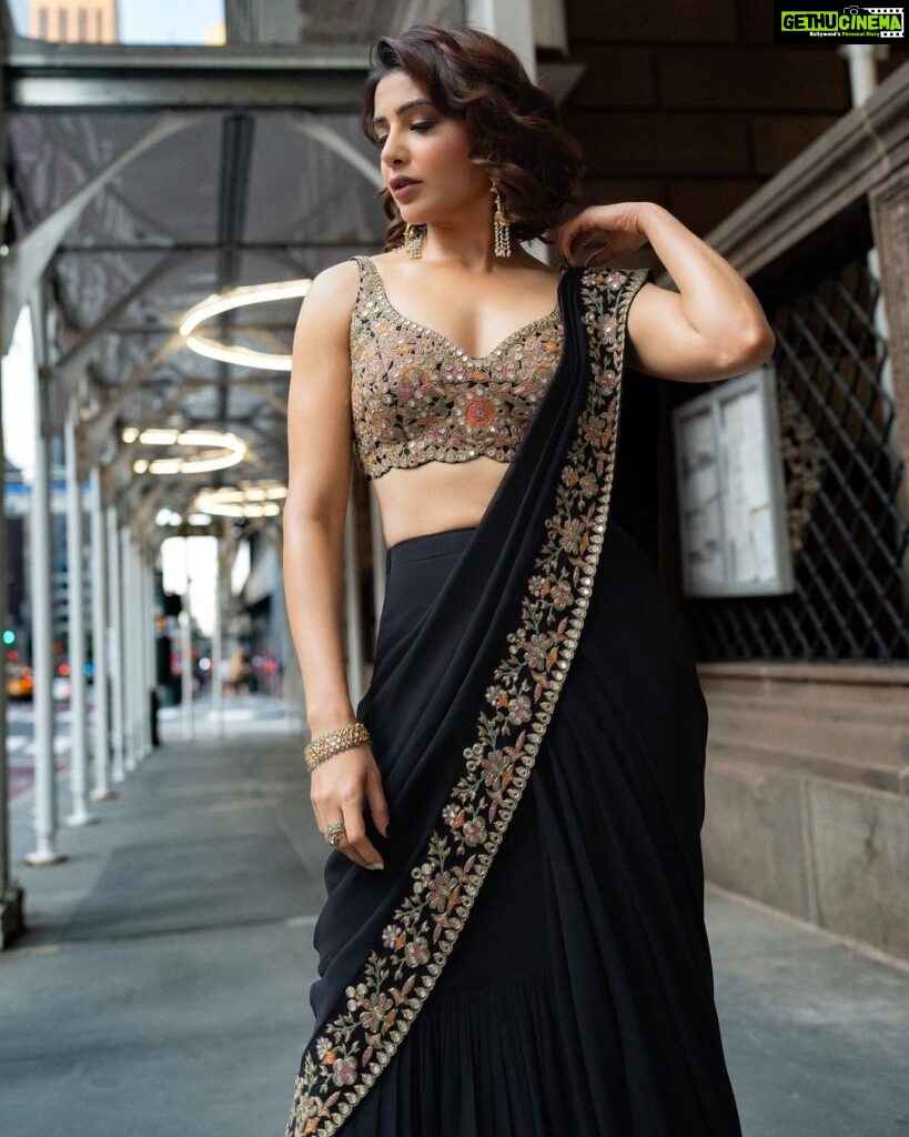 Samantha Instagram - 🖤 #independencedayparade #newyork Styled by - @openhousestudio.in Outfit - @arpitamehtaofficial Jewellery- @bespokevintagejewels_shwet Style team - @poojakaranam @mehavenkatesh Shot by @abhimanyu_mahaveer Hair and makeup @iamkanwalbatool