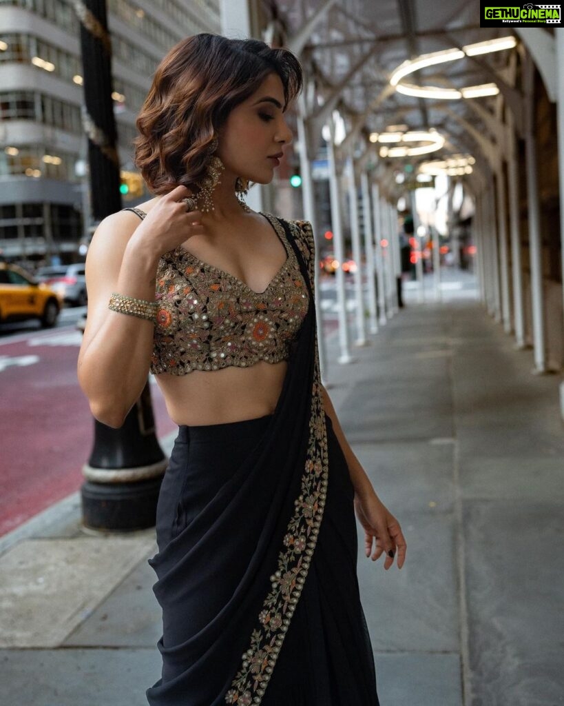 Samantha Instagram - 🖤 #independencedayparade #newyork Styled by - @openhousestudio.in Outfit - @arpitamehtaofficial Jewellery- @bespokevintagejewels_shwet Style team - @poojakaranam @mehavenkatesh Shot by @abhimanyu_mahaveer Hair and makeup @iamkanwalbatool