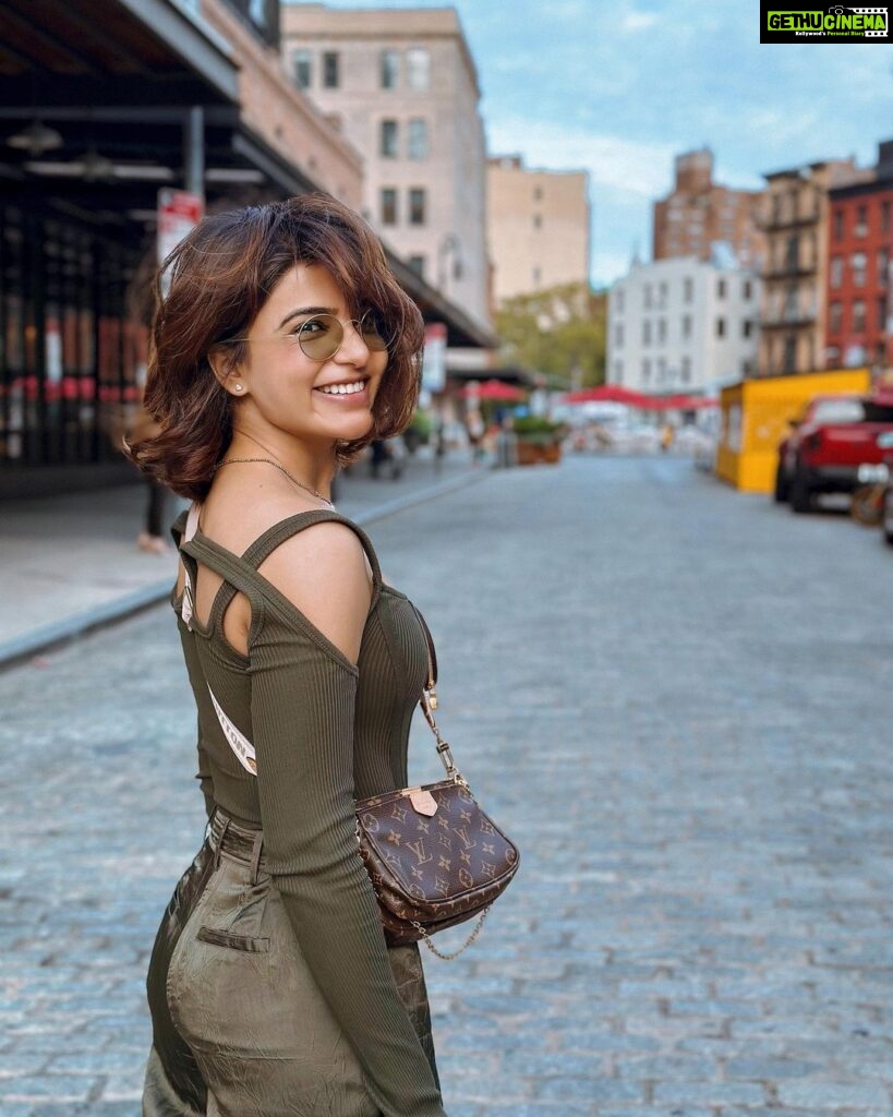 Samantha Instagram - “All life on Earth is related. Your hand resembles a bat's wing. Your cells have the same structure as the cells of a pineapple. Segments of your DNA match a mushroom's genetic code. Why? Because you share ancestors with every living thing on Earth. Some relationships are closer, some more distant. But we are all part of the same family tree.” Natural History Museum, NYC