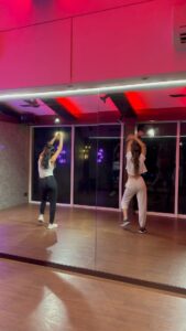 Samara Tijori Instagram - In honour of International Dance Day! And my ride or die @yasshkadamm . Also my second home @beatdancestudioo 🤍 @badboyshah 🔥
