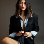 Samara Tijori Instagram - A New Era and a Dream Team. 🥹 Shot by @frontrowgypsy Makeup by @makeupbyriddhima Styled by @aakrutisejpal Hair by @aakashnanchit Jewellery from @iblamebeads