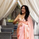 Sameera Reddy Instagram - Feeling peachy🍑 📷 @kiransaphotography Styled by @sarayu.hegde Mua/hair @perfektmakeover @puii_c_ammy Saree @rehaneofficial Earrings @montresorbangalore