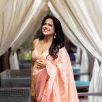 Sameera Reddy Instagram - Feeling peachy🍑 📷 @kiransaphotography Styled by @sarayu.hegde Mua/hair @perfektmakeover @puii_c_ammy Saree @rehaneofficial Earrings @montresorbangalore