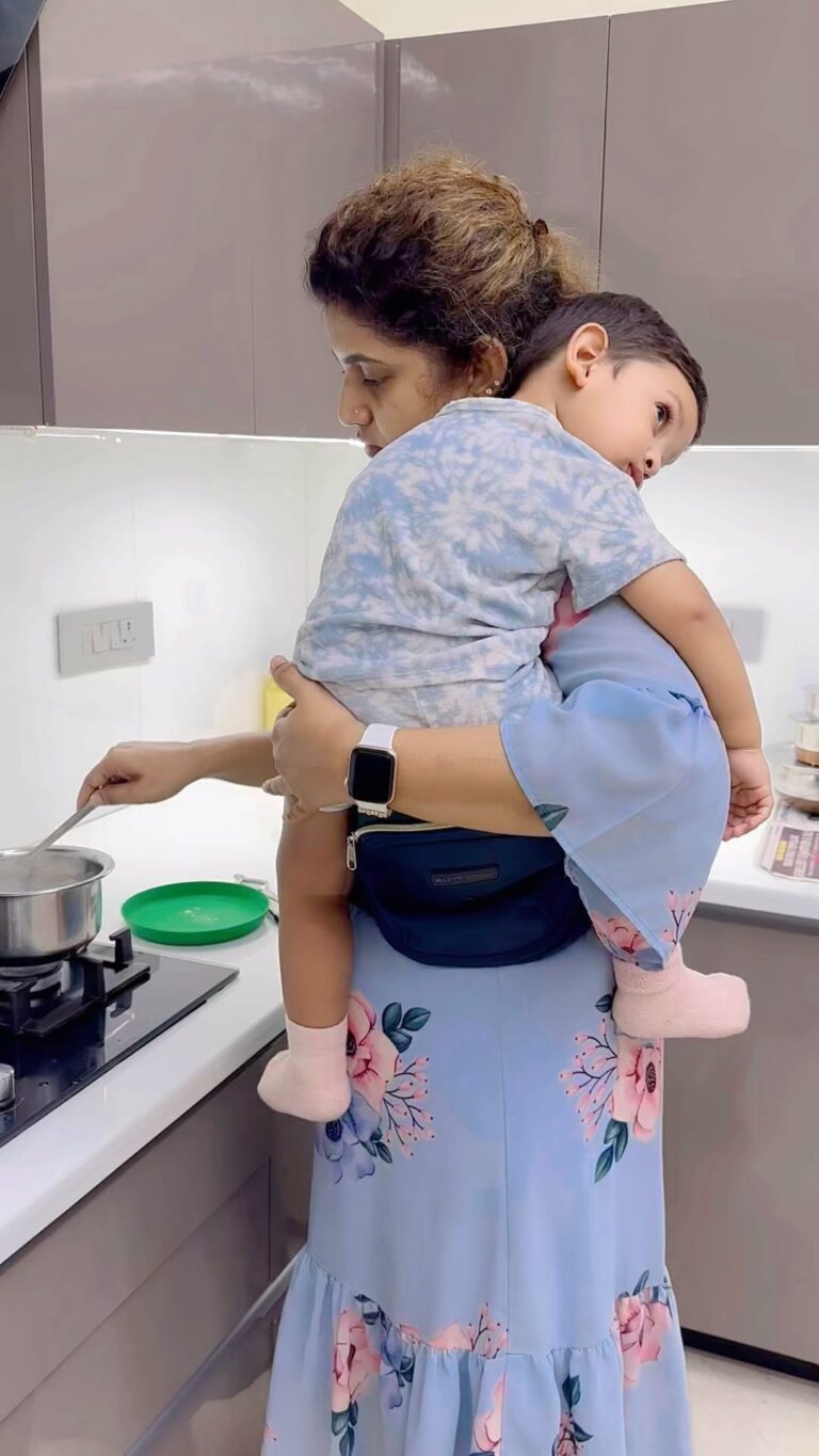 Sameera Sherief Instagram - Using @buttbaby.india has been a game changer! Arhaan feels safe n comfortable n so is my back! 🥰 Ofcourse the viral around has made him extremely clingy. Hope he gets better soon 👩‍👦