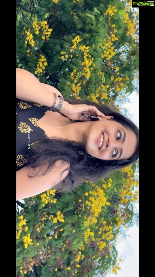 Samskruthy Shenoy Instagram - Keep smiling because life is a beautiful thing and there’s so much to smile about. ❤ Please rotate your screens ❤ VC - @nomadian90 #loveyourlife #loveyourself #keepsmiling Marine Drive, Ernakulam
