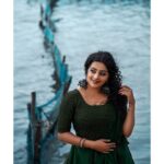 Samskruthy Shenoy Instagram – Peace begins with a smile 😊💚
PC – @dk_dajukotheri 
MUA – @aswathi_sasidharan__ @beleza_studio_academy 
Costume – @adorn_perumbavoor
#fashionphotography #dkphotography #samskruthyshenoy #samskruthy #naturelover