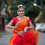 Samskruthy Shenoy Instagram – Māta Marakata Shyāma Mātange Madhushālini 🙏🏻🧡
PC – @imagiophotography_official 
MUA – @aswathi_sasidharan__ @beleza_studio_academy 
#bharatanatyam #classicaldance #tradition #goddesspose #dancelife #lovefordance Cochin Thirumala Devaswom