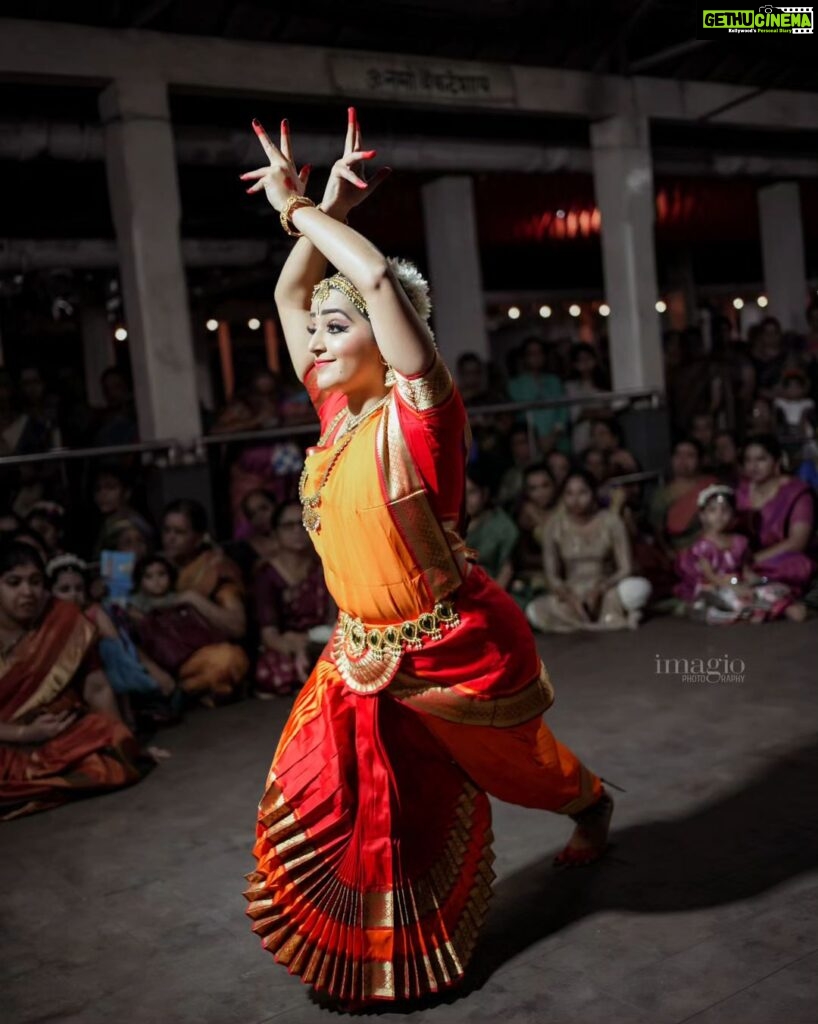 Samskruthy Shenoy Instagram - Few pics from my recent dance performance at Cochin Thirumala Devaswom. PC-@imagiophotography_official MUA-@beleza_studio_academy @aswathi_sasidharan__ #bharatanatyam #classicaldance #performance #artistlife #dancelife #danceislove