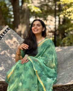 Samvrutha Sunil Instagram - Happy Onam!!! 🌸