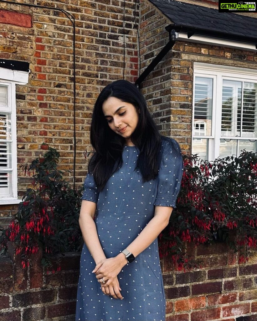 Samvrutha Sunil Instagram -