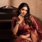 Samyuktha Shanmughanathan Instagram - Nothing brings out feminine energy like a saree does ♥️ CONCEPTS : @shamini_shankar_official Photographer: @murlee_photography MUA : @lakmeacademychennai @ramyaa_makeupartistry Saree: @shri_she