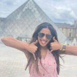 Samyuktha Shanmughanathan Instagram - oui! Amour fou ♥️ on the streets of Paris 🥰 Holiday partner : @gtholidays.in