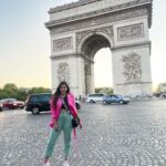 Samyuktha Shanmughanathan Instagram - oui! Amour fou ♥️ on the streets of Paris 🥰 Holiday partner : @gtholidays.in