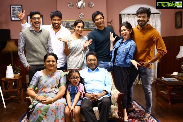 Samyuktha Shanmughanathan Instagram - I m so happy and grateful 😍😍to be a part of such an amazing team captained by our Sundar C sir along with our incredibly handsome heros @actorjiiva @actorjai and actor Srikanth and our pretty darlings @ddneelakandan, @aishwarya4547 and more of our fantastic crew . Ooty ♥️ Shooting in progress 🥰 🥰this is going to be sooo lit 🔥
