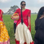Samyuktha Shanmughanathan Instagram – Happy happy Pongal ☀️☀️ stay happy and keep shining ♥️♥️
swipe to see @aishwarya4547 and me doing a special performance 😂