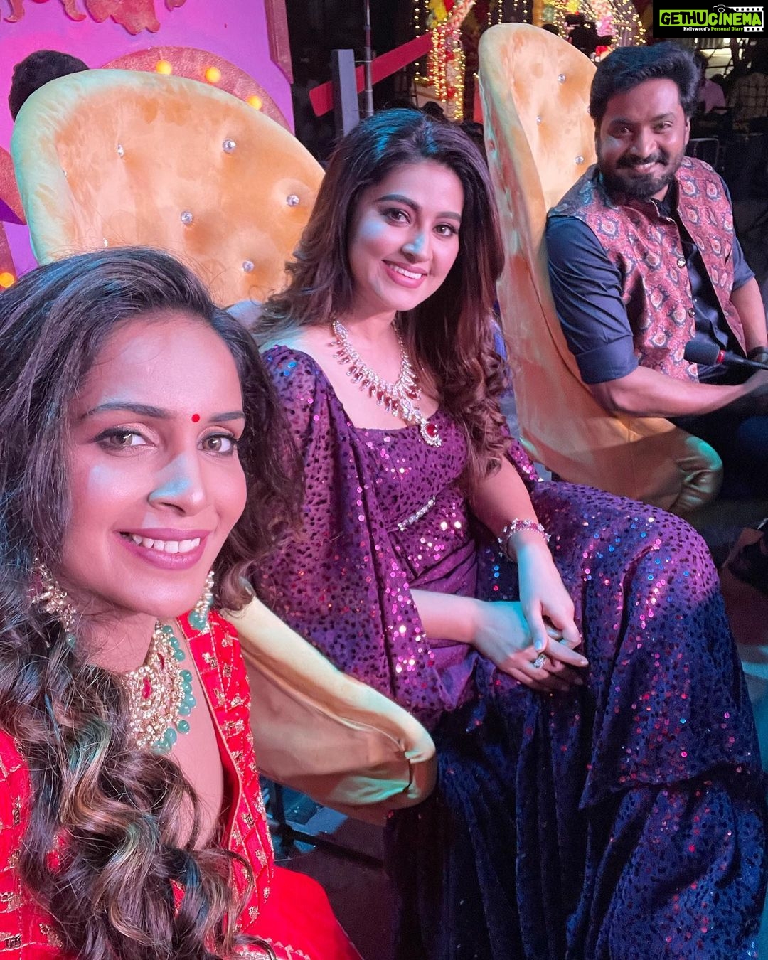 Samyuktha Shanmughanathan Instagram - Omg! Super thrilled to be on the judge panel with the super gorgeous @realactress_sneha mam and Uber cool @mirchisenthil983 na for @zeetamizh s brand new show , Junior Superstars S4 π! This is going to be one π£ bomb show π₯° Saturdays & Sundays 6:30 pm, donβt miss the fun π€© π€© the kutties are super duper talented π