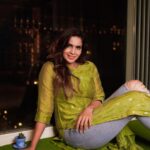 Samyuktha Shanmughanathan Instagram - Little modern…little traditional ☺️ . . 📸 @vividcapturesofficial