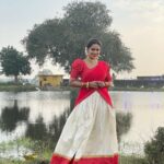 Samyuktha Shanmughanathan Instagram – Happy happy Pongal ☀️☀️ stay happy and keep shining ♥️♥️
swipe to see @aishwarya4547 and me doing a special performance 😂