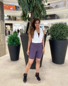 Samyuktha Shanmughanathan Instagram - Dxb day 4 a little shopping, a little asumement parking , a little girls nighting 🤩 perf ♥️🤗