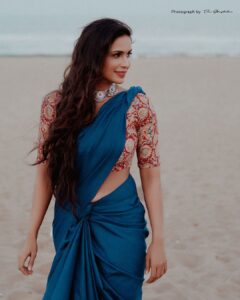 Samyuktha Shanmughanathan Instagram - Happy Vinayaka chathuruti ♥️
@thestoryteller_india @vedya.hmua