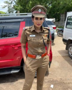 Samyuktha Shanmughanathan Instagram - If you are bad, I m your Dad 😂😂😂( mom technically) 
😎😎😎
Playing ACP for an upcoming movie.. too much fun, makes up for not studying hard enough to get into IPS services 🤪