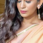 Samyuktha Shanmughanathan Instagram - ⁣✨ .⁣ .⁣ .⁣ .⁣ .⁣ #reelsviral #sunkissed #vedyahmua #reelsinstagram #happy #instagramreels #viral #reels #reelitfeelit #southindianactress #reelsindia #instagram #smallbusiness #fyp #makeupartistsworldwide #instareels #cute #beautiful #love #insta #life #reelsinsta #trending #samyukthashanmugam #reel #instagood #lovequotes #instadaily #loveislove #bigbosstamil