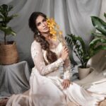 Samyuktha Shanmughanathan Instagram - Take time to chill 😋🥰 @nallisilksarees @nallifashions ♥️