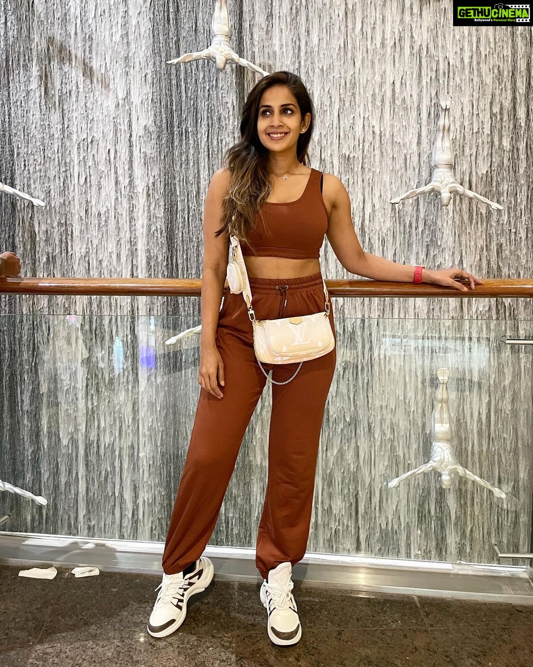 Samyuktha Shanmughanathan Instagram - DXB day 2 , just some casual shopping and great night out with the girls ♥️🤗 .. well deserved vacation 🥰🥰 Dubai, United Arab Emiratesدبي