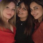 Samyuktha Shanmughanathan Instagram - DXB day 2 , just some casual shopping and great night out with the girls ♥️🤗 .. well deserved vacation 🥰🥰 Dubai, United Arab Emiratesدبي