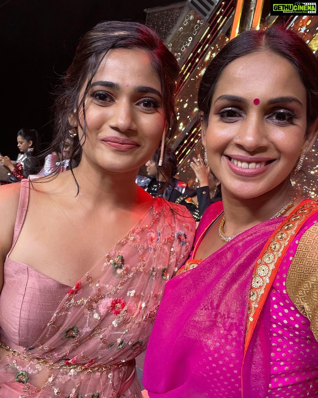 Samyuktha Shanmughanathan Instagram - BB Jodigal grand finale ! Thank u @vijaytelevision ♥️! @meramyakrishnan & @actornakkhul for being the best judges ever, and all my lovely co contestants . And @manichandra_official for tirelessly working on our concepts and his entire team of dancers who always motivated us! Just an amazing vibe ♥️ awesome memories made