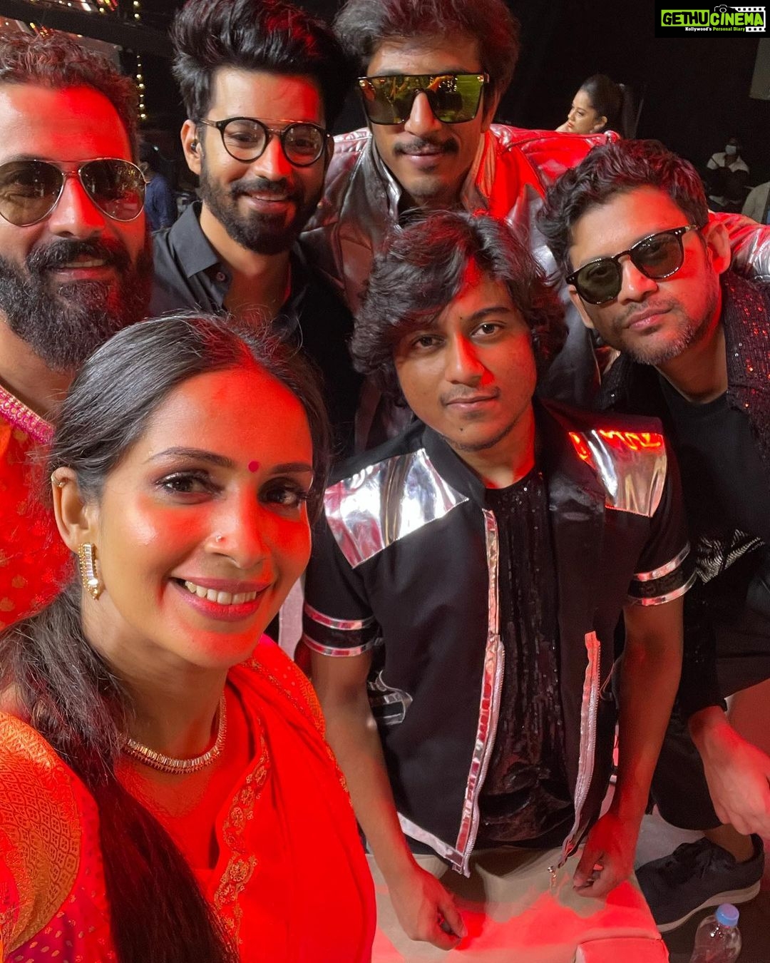 Samyuktha Shanmughanathan Instagram - BB Jodigal grand finale ! Thank u @vijaytelevision ♥️! @meramyakrishnan & @actornakkhul for being the best judges ever, and all my lovely co contestants . And @manichandra_official for tirelessly working on our concepts and his entire team of dancers who always motivated us! Just an amazing vibe ♥️ awesome memories made