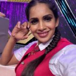 Samyuktha Shanmughanathan Instagram – 5 things they don’t teach you in school :
5. The time that’s gone is never going to come back, make the best of it.
4. You are responsible for your own happiness 
3. Being kind is more important than being successful 
2. Trust your instincts 
1. Confidence is key ♥️
