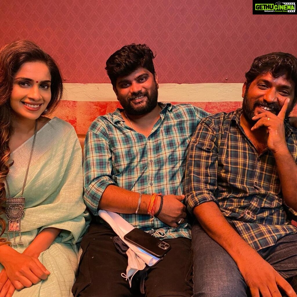 Samyuktha Shanmughanathan Instagram - Photo dump from the sets of Tughlaq Darbar, was so amazing working with this super cool team for my first ever Tamil movie ♥️ with my most favorite actor @actorvijaysethupathi Thank you @delhiprasad_deenadayal sir and the entire team @poongodikandhan. Looking forward to the premiere ♥️