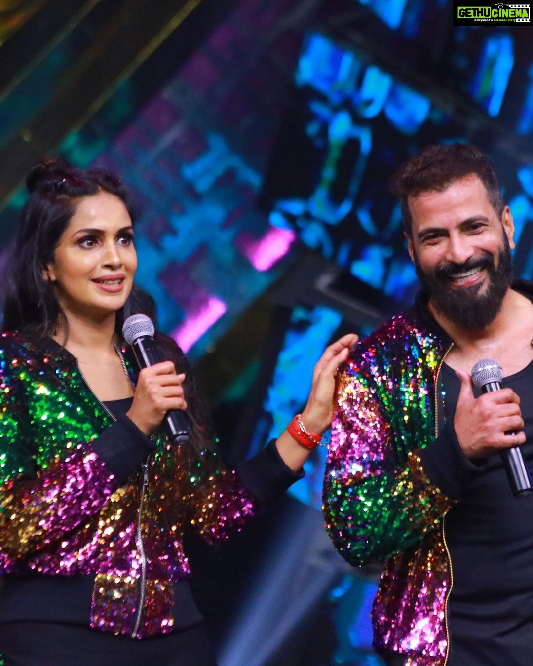 Samyuktha Shanmughanathan Instagram - Glitter & Glide ✨