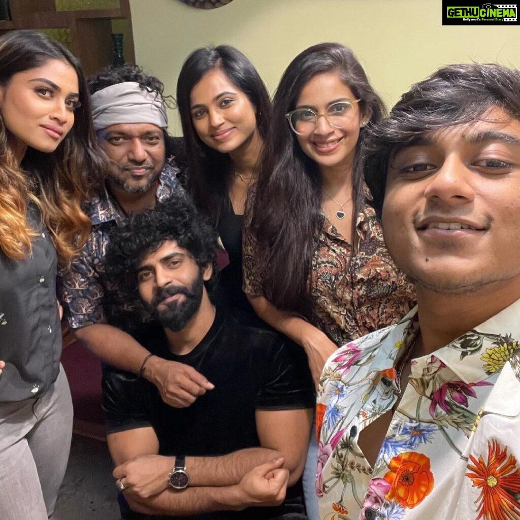 Samyuktha Shanmughanathan Instagram - One with the crew ♥️