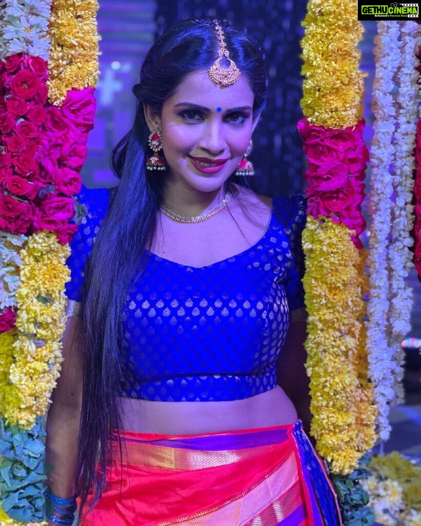 Samyuktha Shanmughanathan Instagram - Life may not be the party we hoped for, but while we are here we should dance ... ⭐️♥️ #village feels edition