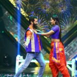 Samyuktha Shanmughanathan Instagram - Life may not be the party we hoped for, but while we are here we should dance ... ⭐️♥️ #village feels edition