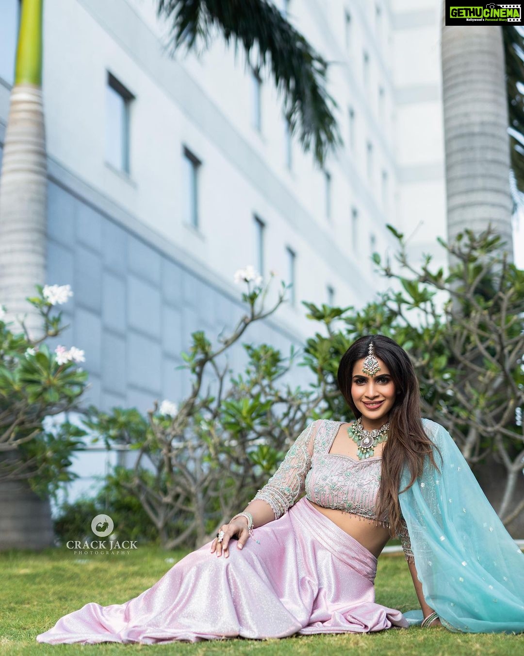 Samyuktha Shanmughanathan Instagram - Weekend vibes ♥️ Concept / show producer : Shamini Shankar @shamini_shankar_official Photography : Jenovin @crackjackphotography Costume by : Ester Rani @thorkal_couture_official Makeup & hair : Krish @krish_makeovers Jewellery: Jazz @chennai_jazz Location : Novotel omr @novotelchennaiomr