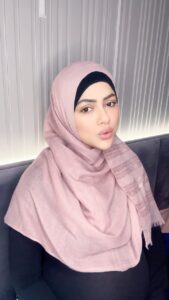 Sana Khan Instagram - Today is the day of Arafat in Saudi Arabia n yes we can fast even today and Tom (as per india) or just Tom.

These are some duas u can make and obviously anything n everything u want from Allah swt.

Another day another opportunity to change our lives 🤲🏻

#sanakhan #anassaiyad #arafat #hajj #allahuakbar