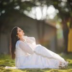 Sanam Shetty Instagram - Happy weekend 💚 . . . Outfit @ival.amali Photography @adam_kae @arvinthiyer MUH @monz_makeover Location @darzaluxuryresorts #whiteweekend #chiffon #anarkali #splashofgreen #vibranthues