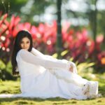 Sanam Shetty Instagram - Happy weekend 💚 . . . Outfit @ival.amali Photography @adam_kae @arvinthiyer MUH @monz_makeover Location @darzaluxuryresorts #whiteweekend #chiffon #anarkali #splashofgreen #vibranthues