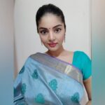 Sanam Shetty Instagram - How's your evening? #tgif 💙 #sareecollection #selfmakeup