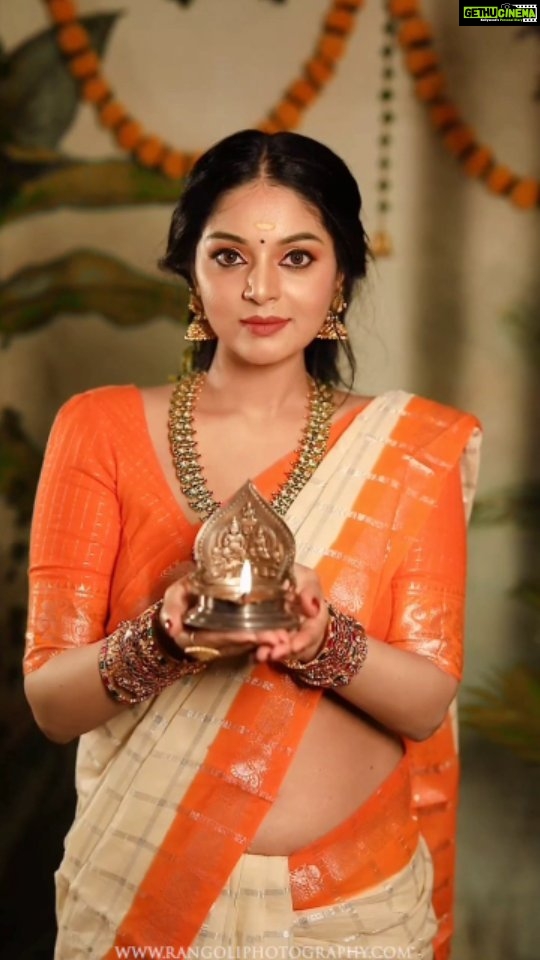Sanam Shetty Instagram - Onam Ashamsakal 🏵️⭐ . . . Outfit @_sindhufashions_ Video @rangoli_photography MUH @rithuzmakeupartistry Styling @sindhuelangovan06 @sindhukruthika Jewellery @chennai_jazz #onam #celebration #reels #reelsinstagram