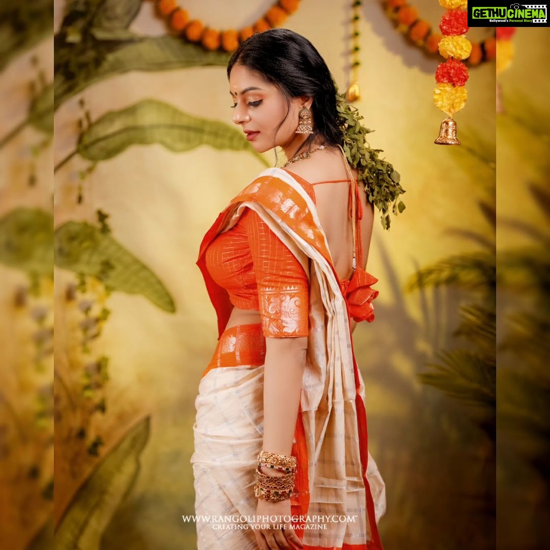 Sanam Shetty Instagram - 🏵️ O.N.A.M 🏵️ . . . Outfit @_sindhufashions_ Photography @rangoli_photography MUH @rithuzmakeupartistry Styling @sindhukruthika @sindhuelangovan06 Jewellery @chennai_jazz #festive #onam #orangecreme #keralastyle #happycelebration