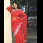 Sanam Shetty Instagram - Welcome the weekend in style 💃 . . . Outfit @_sindhufashions_ Photography @arunprasath_photography MUH @rithuzmakeupartistry Styling @sindhukruthika @sindhuelangovan06 #happyweekend #red #organza